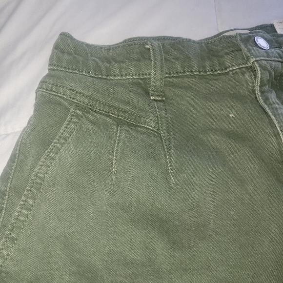 Universal Thread Olive Green High Rise Midi Shorts Sz.2 - Picture 3 of 4
